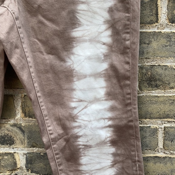 DKNY, NWT Tie Dye, Denim Jegging, Hippie Trail, Jeans, 16W, Plus - Picture 6 of 15